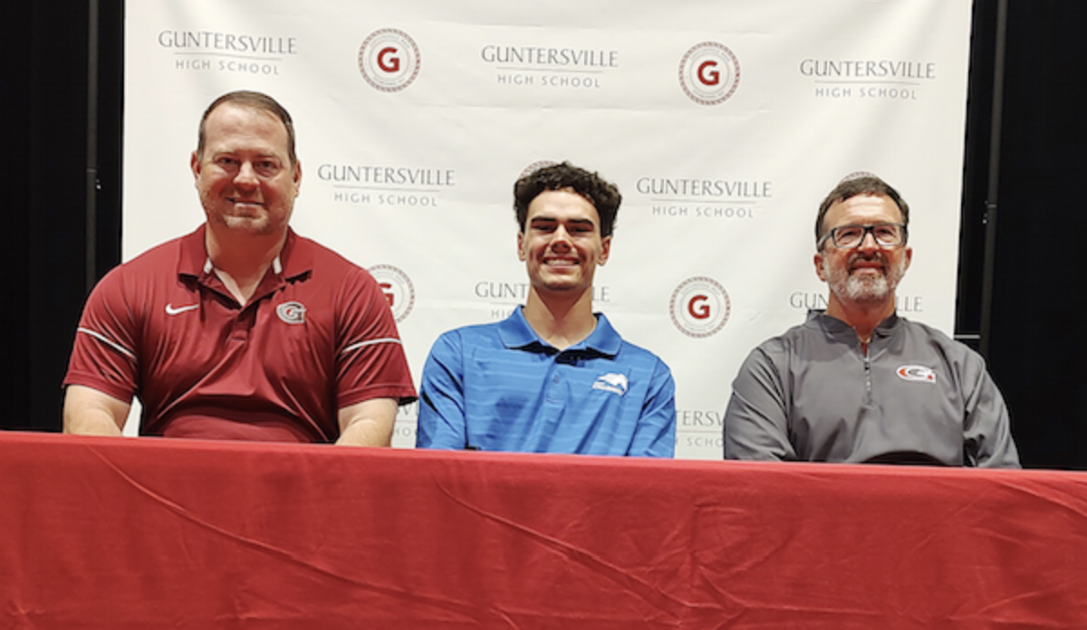 Gentle signs with Chargers